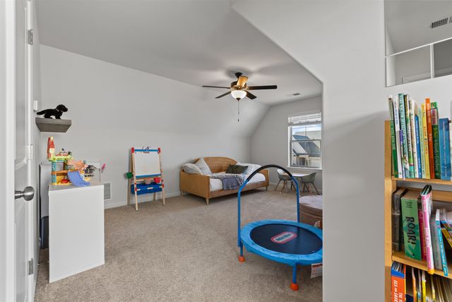 125 BRIAR HOLLOW LN, Oakland, TN 38060