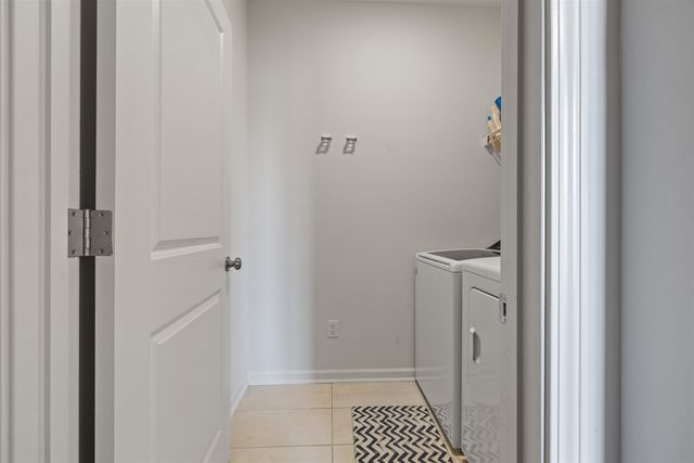 125 BRIAR HOLLOW LN, Oakland, TN 38060