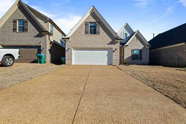 125 BRIAR HOLLOW LN, Oakland, TN 38060