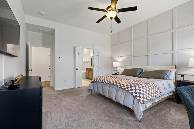 125 BRIAR HOLLOW LN, Oakland, TN 38060