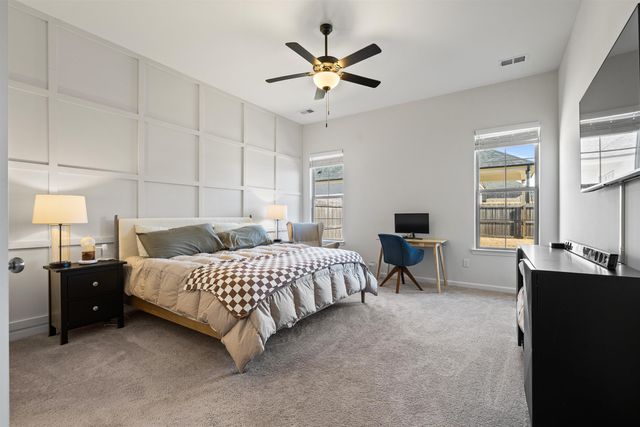 125 BRIAR HOLLOW LN, Oakland, TN 38060