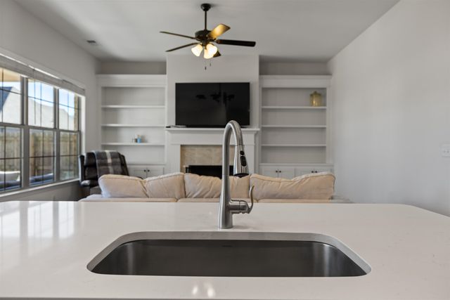 125 BRIAR HOLLOW LN, Oakland, TN 38060