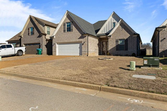 125 BRIAR HOLLOW LN, Oakland, TN 38060