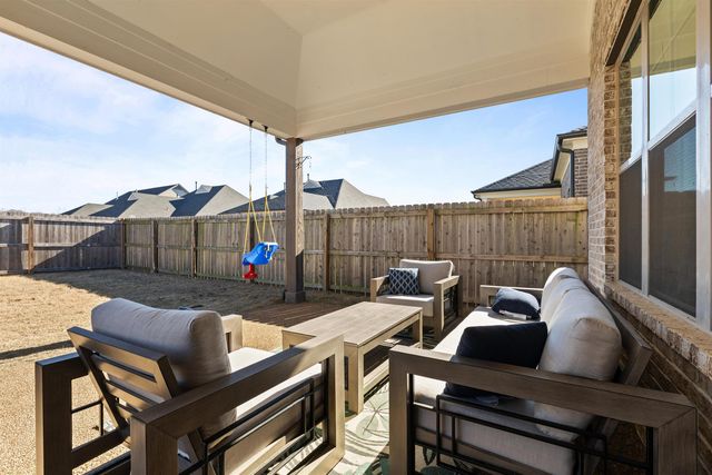 125 BRIAR HOLLOW LN, Oakland, TN 38060