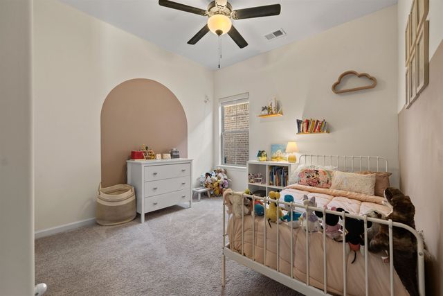 125 BRIAR HOLLOW LN, Oakland, TN 38060