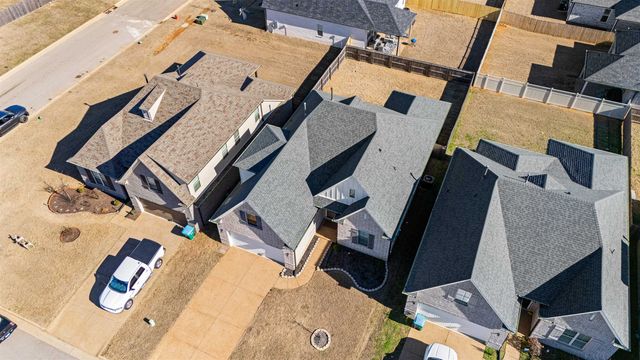 125 BRIAR HOLLOW LN, Oakland, TN 38060