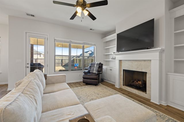 125 BRIAR HOLLOW LN, Oakland, TN 38060