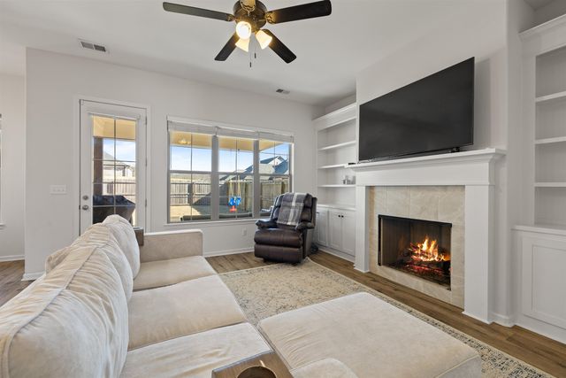 125 BRIAR HOLLOW LN, Oakland, TN 38060