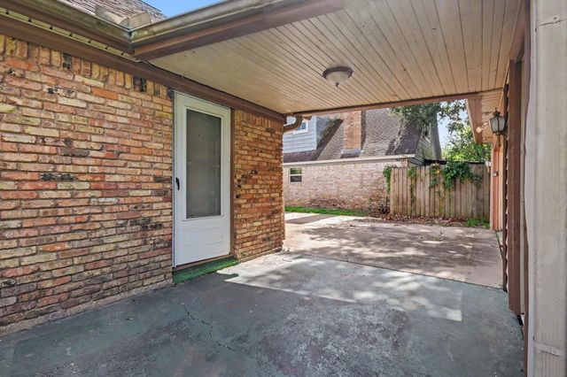 5113 Cottonwood Circle, Dickinson, TX 77539