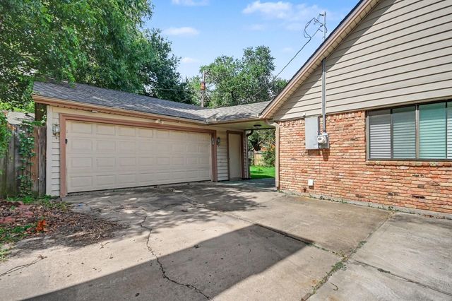5113 Cottonwood Circle, Dickinson, TX 77539