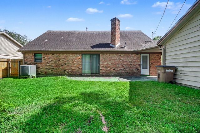 5113 Cottonwood Circle, Dickinson, TX 77539