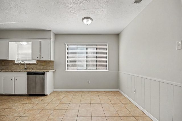 5113 Cottonwood Circle, Dickinson, TX 77539