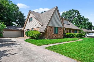 5113 Cottonwood Circle, Dickinson, TX 77539
