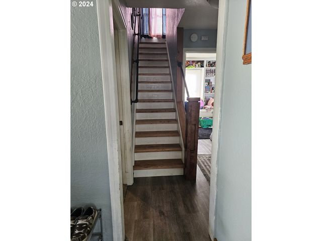 1710 Se MAIN St, Roseburg, OR 97470