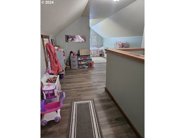 1710 Se MAIN St, Roseburg, OR 97470