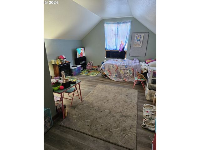 1710 Se MAIN St, Roseburg, OR 97470