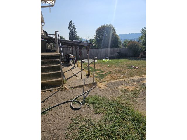 1710 Se MAIN St, Roseburg, OR 97470