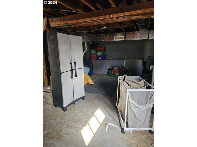 1710 Se MAIN St, Roseburg, OR 97470
