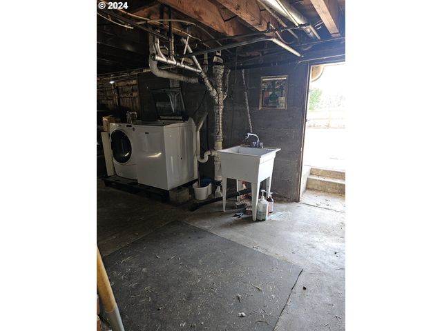1710 Se MAIN St, Roseburg, OR 97470