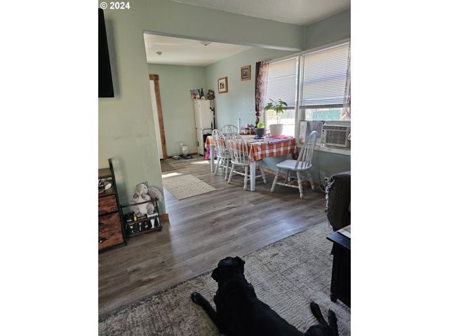 1710 Se MAIN St, Roseburg, OR 97470