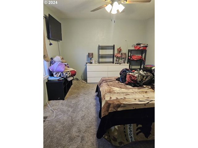 1710 Se MAIN St, Roseburg, OR 97470