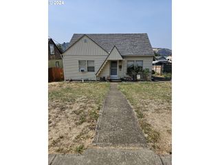 1710 Se MAIN St, Roseburg, OR 97470