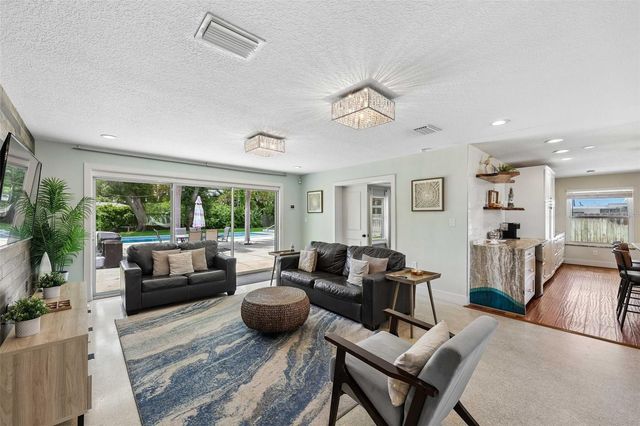 322 SUWANEE AVENUE, Sarasota, FL 34243