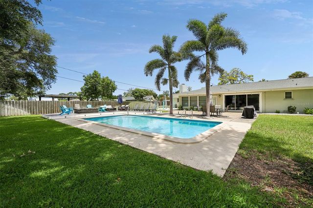 322 SUWANEE AVENUE, Sarasota, FL 34243
