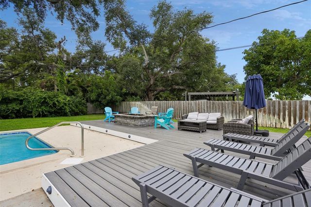 322 SUWANEE AVENUE, Sarasota, FL 34243