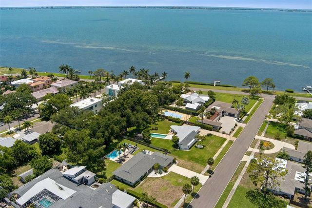 322 SUWANEE AVENUE, Sarasota, FL 34243