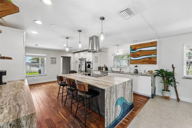 322 SUWANEE AVENUE, Sarasota, FL 34243