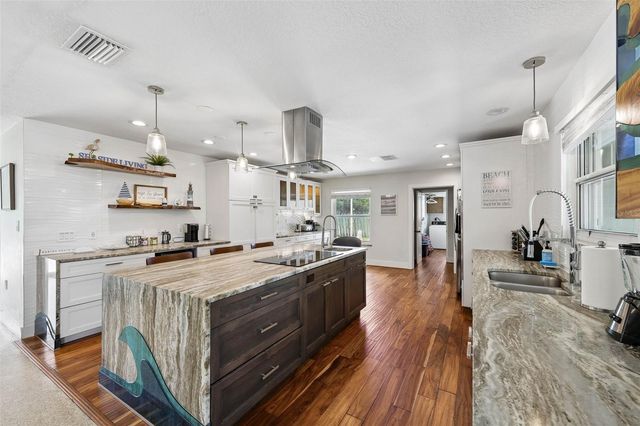 322 SUWANEE AVENUE, Sarasota, FL 34243
