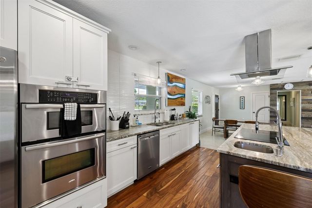 322 SUWANEE AVENUE, Sarasota, FL 34243
