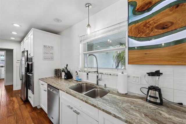322 SUWANEE AVENUE, Sarasota, FL 34243