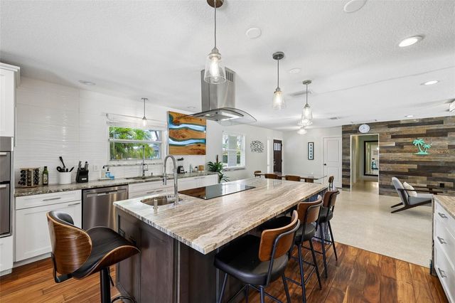 322 SUWANEE AVENUE, Sarasota, FL 34243