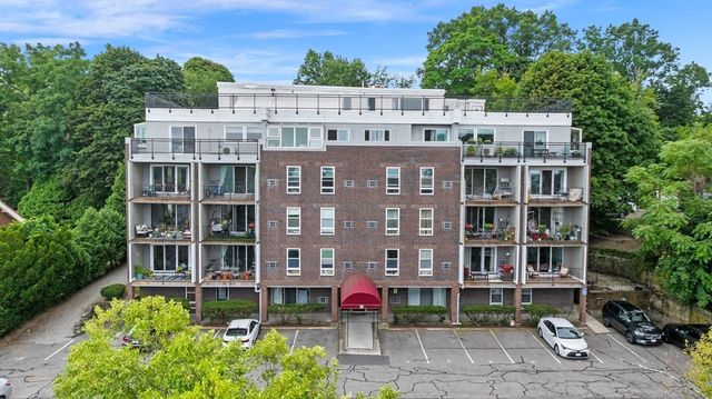 16 Addington Rd 12, Brookline, MA 02445