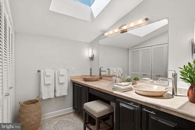 122 N WEST ST, Alexandria, VA 22314