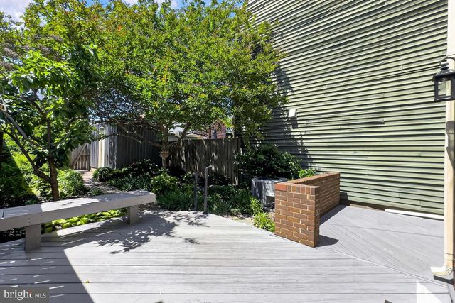 122 N WEST ST, Alexandria, VA 22314