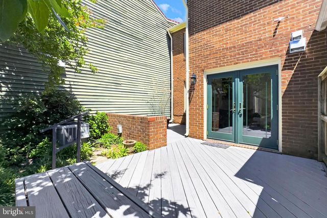 122 N WEST ST, Alexandria, VA 22314