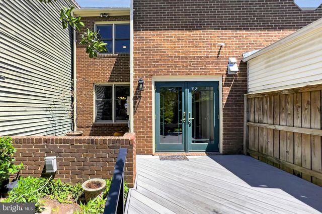 122 N WEST ST, Alexandria, VA 22314