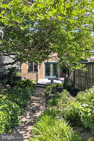 122 N WEST ST, Alexandria, VA 22314