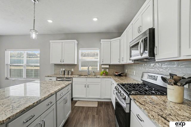 10316 N 152 Avenue, Bennington, NE 68007