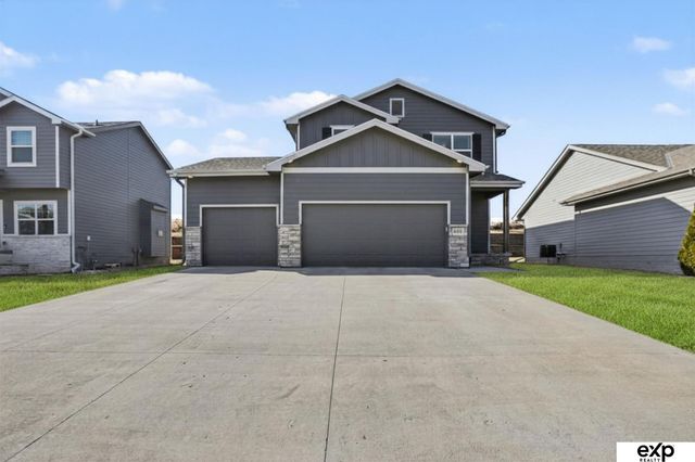10316 N 152 Avenue, Bennington, NE 68007