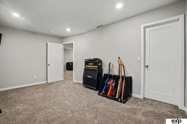 10316 N 152 Avenue, Bennington, NE 68007