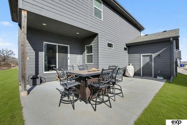 10316 N 152 Avenue, Bennington, NE 68007