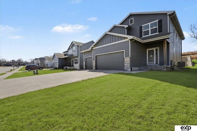 10316 N 152 Avenue, Bennington, NE 68007