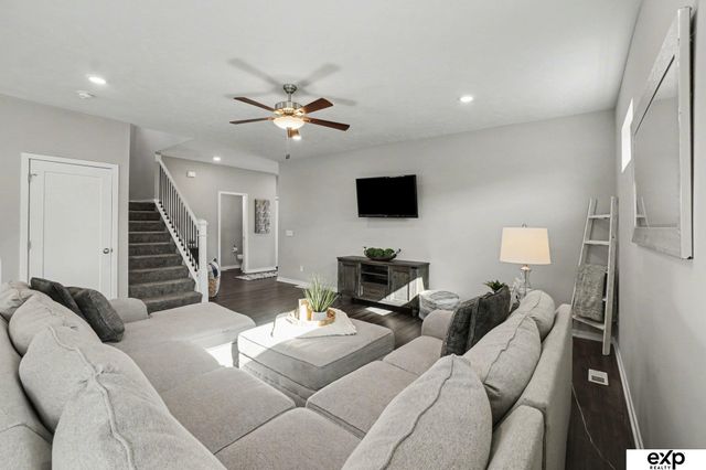 10316 N 152 Avenue, Bennington, NE 68007