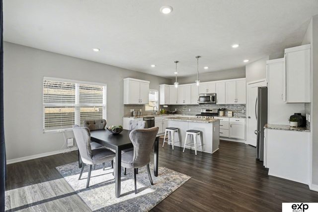 10316 N 152 Avenue, Bennington, NE 68007