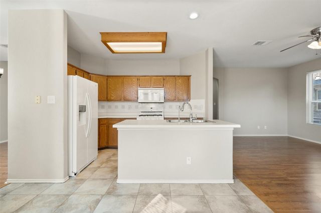 910 Cedar Crest DR, Cedar Park, TX 78613