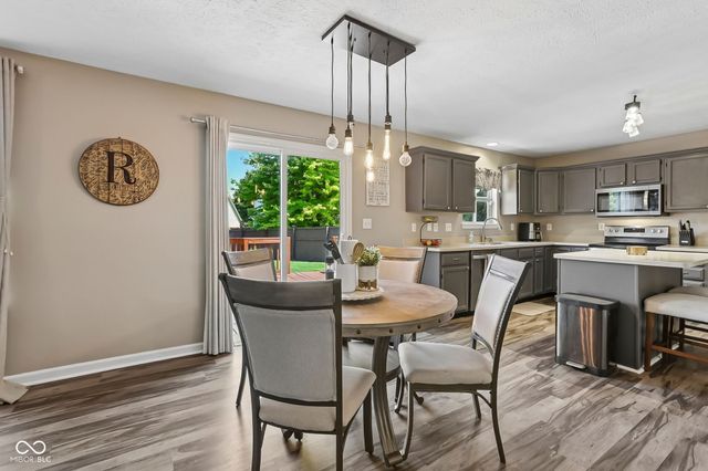 12552 Geist Cove Drive, Indianapolis, IN 46236